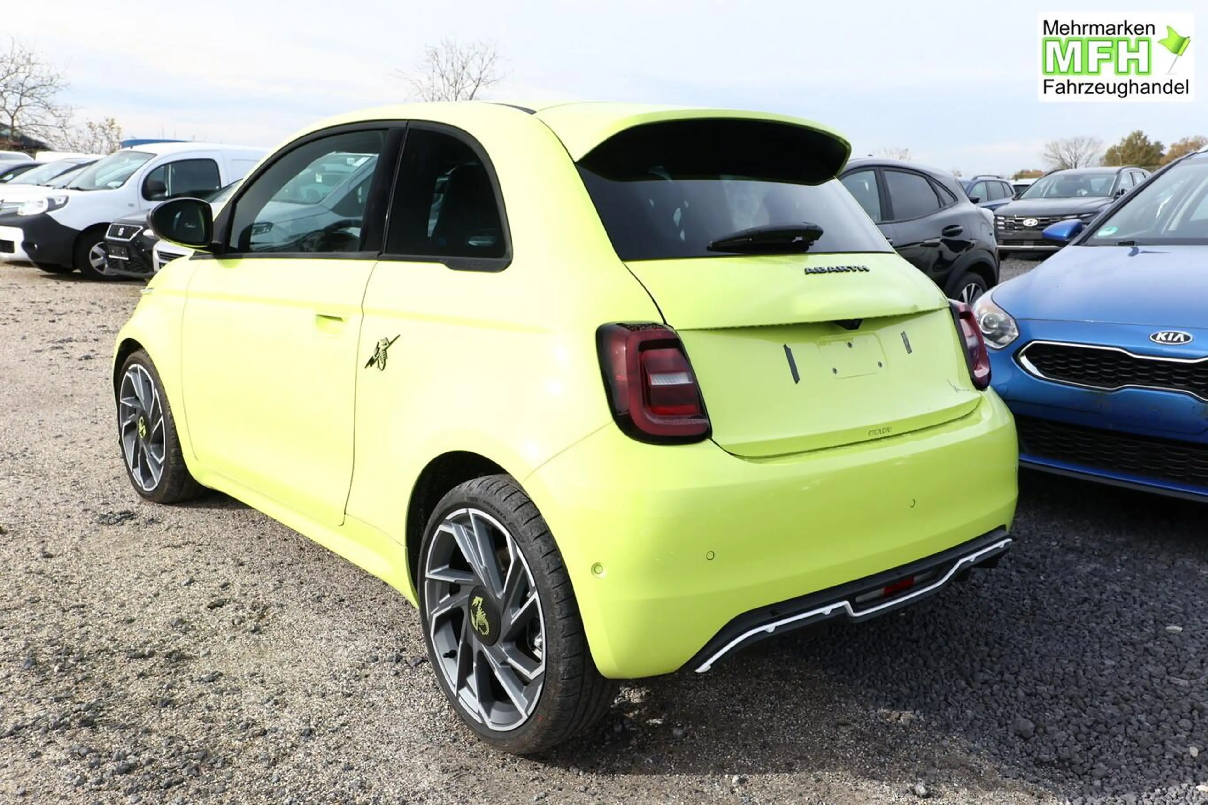 Abarth 500e Turismo 42 kWh LED Pano Nav JBL SHZ Kam PDC 114... — photo 3