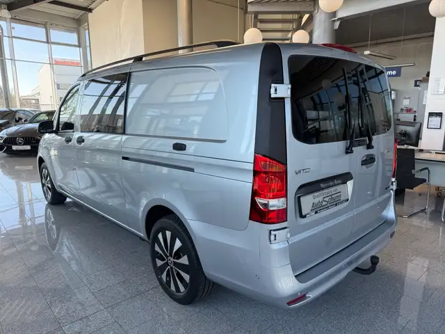 Mercedes-Benz Vito view 6