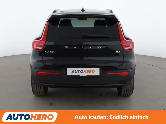Volvo XC40 view 4