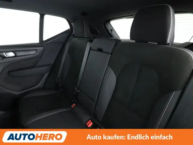 Volvo XC40 view 13