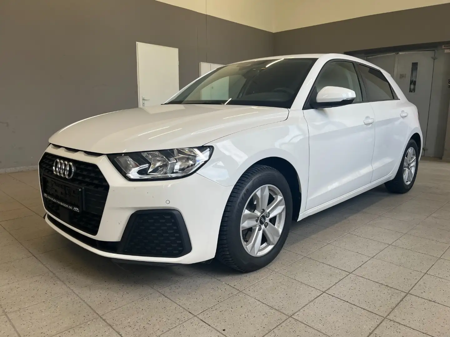 Audi A1 Sportback 30 TFSI S tronic SmartInt.*PDC*Klima Weiß - 2