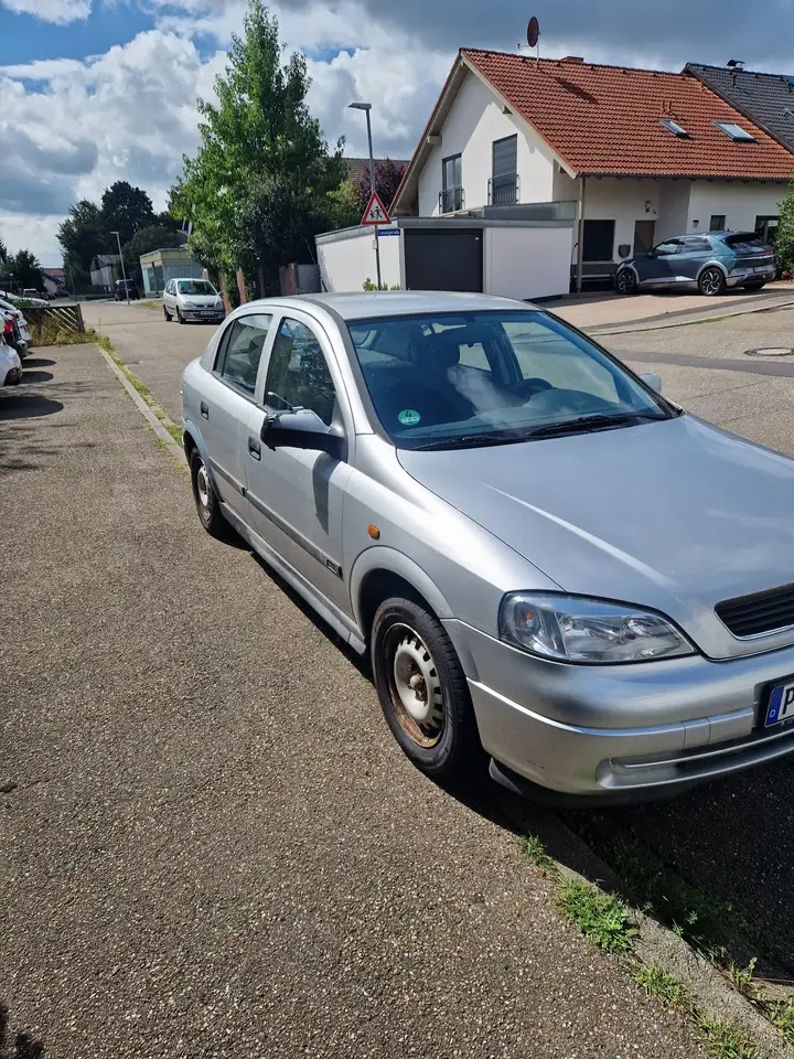 Opel Astra 1.6 Elegance, foto 4