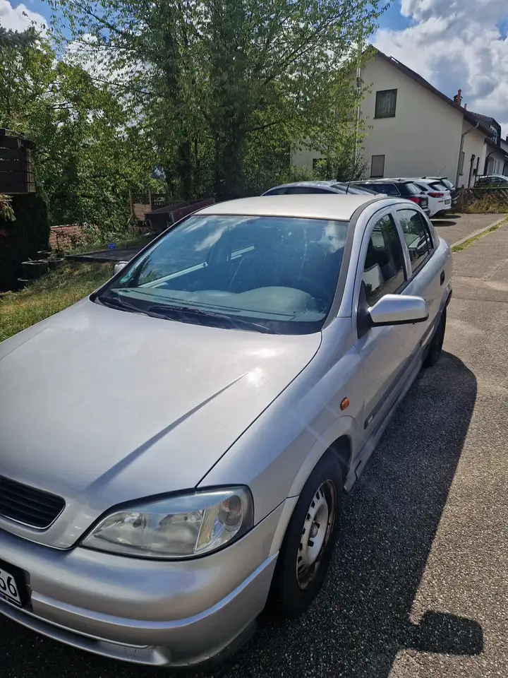 Opel Astra 1.6 Elegance, foto 3