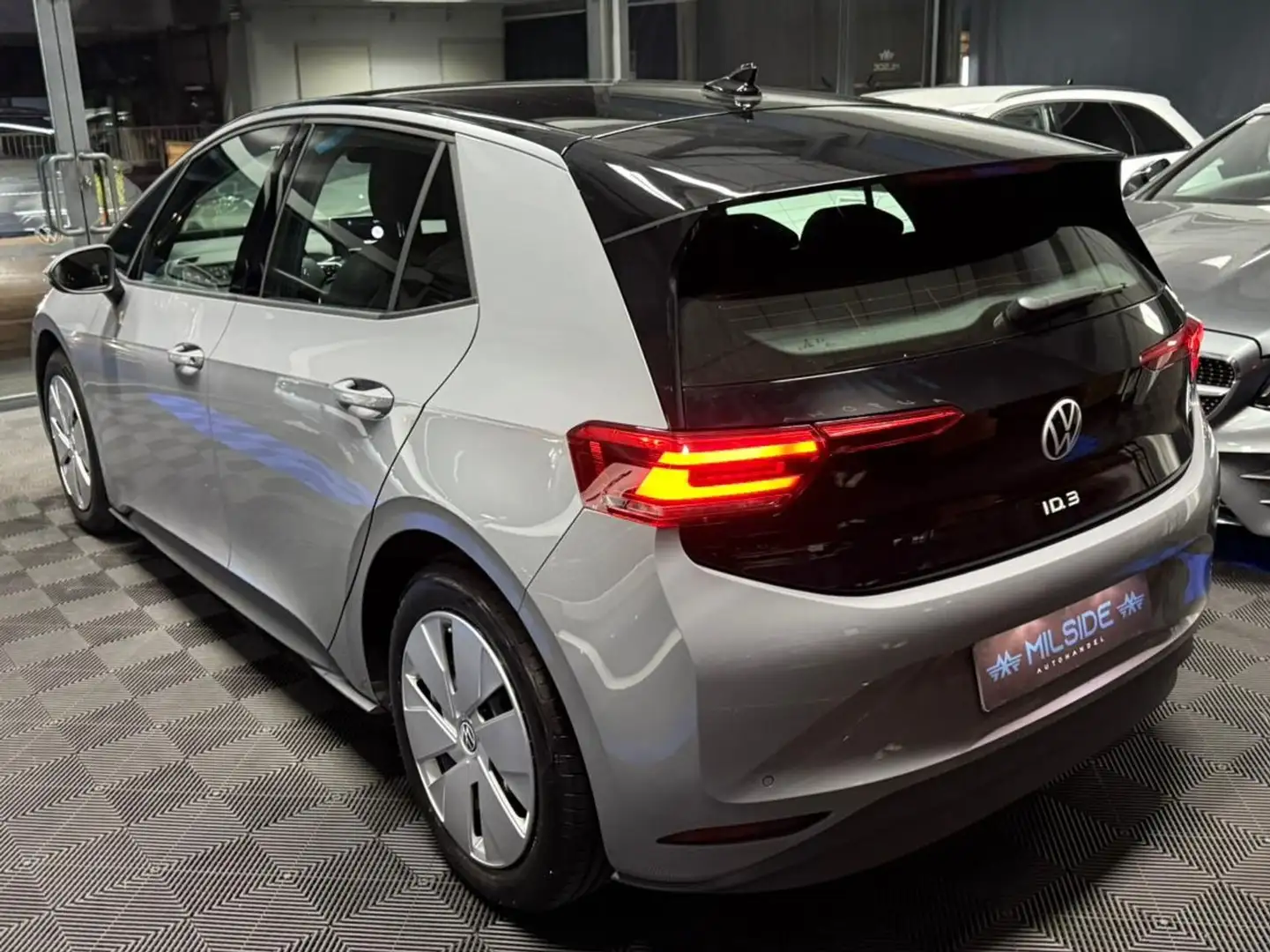 Volkswagen ID.3 Pro 150kW NEUWAGENZUSTAND Grau - 2