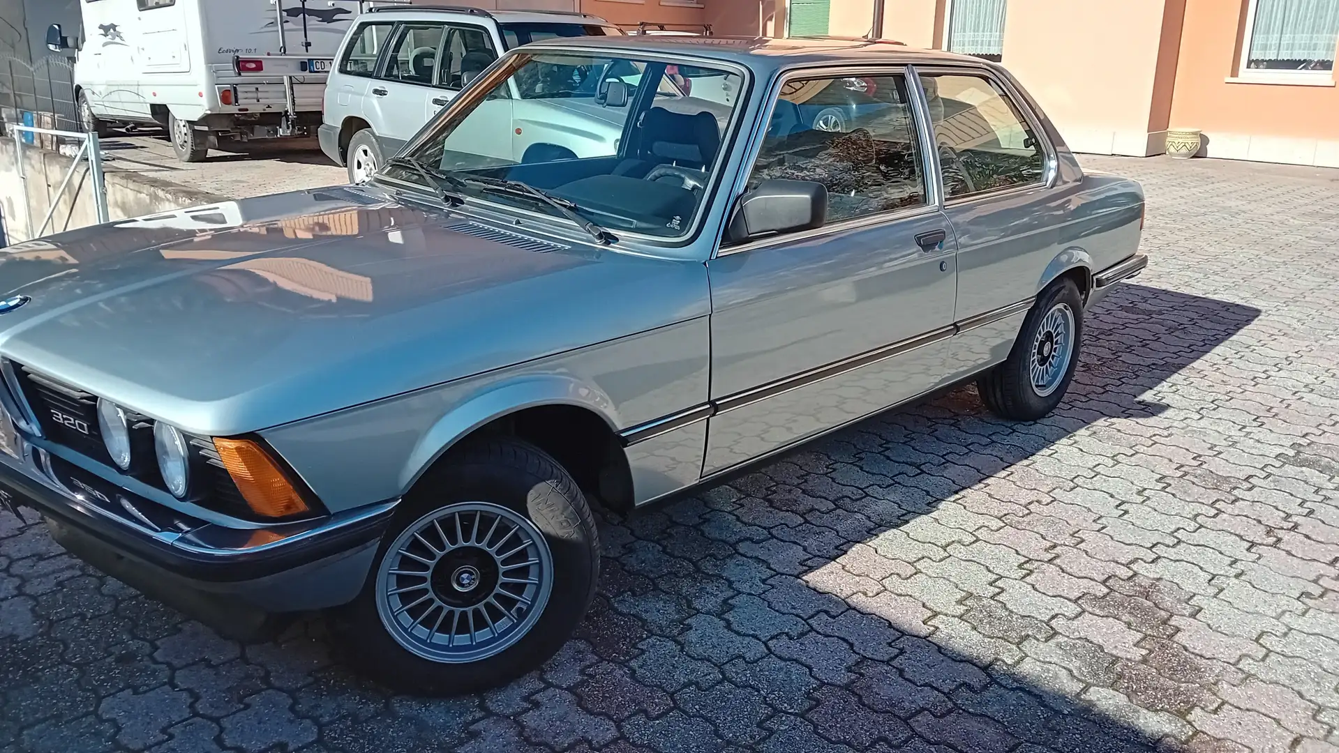 BMW 320 320 2p Gri - 2