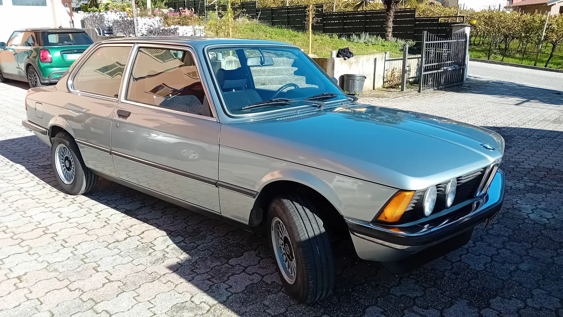 BMW 320 320 2p Gri - 1