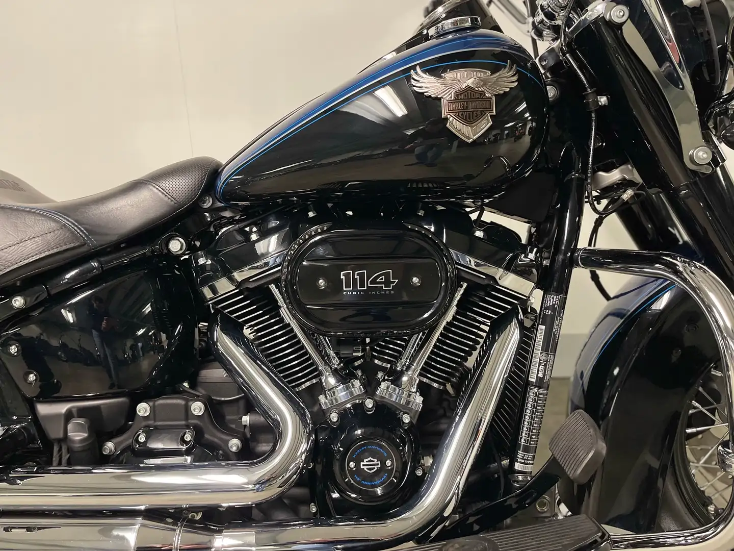 Harley-Davidson Heritage Softail Cruiser FLHCSANV CLASSIC ANNIVERSARY Noir - 2