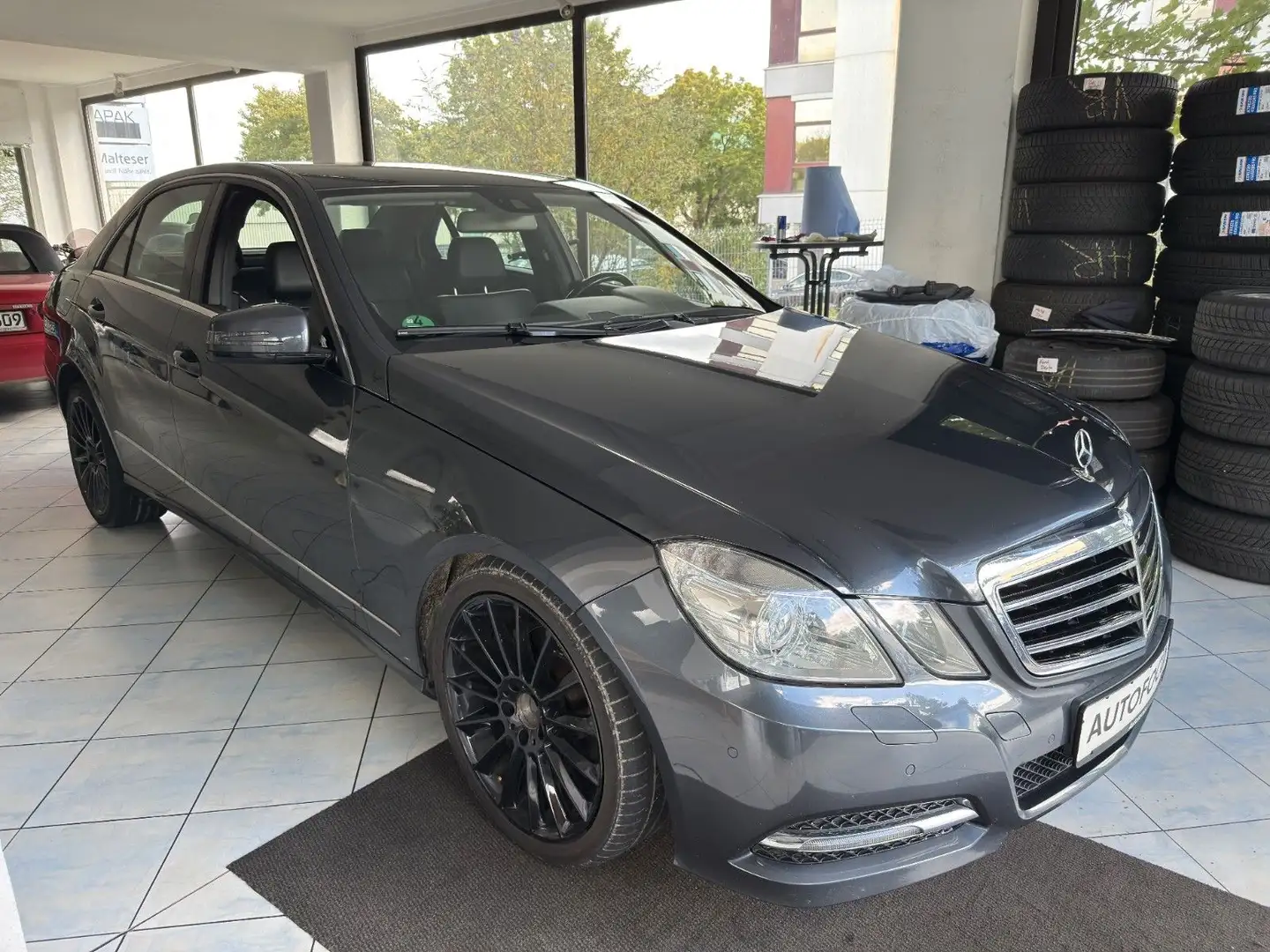 Mercedes-Benz E 220 CDI Lim. BlueEfficiency*Avantgarde Gris - 1