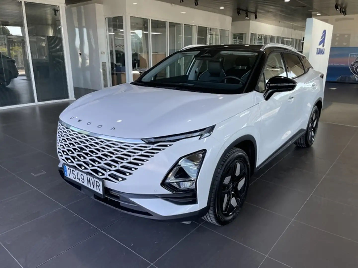 Omoda 5 1.6 Premiun 145 Weiß - 2