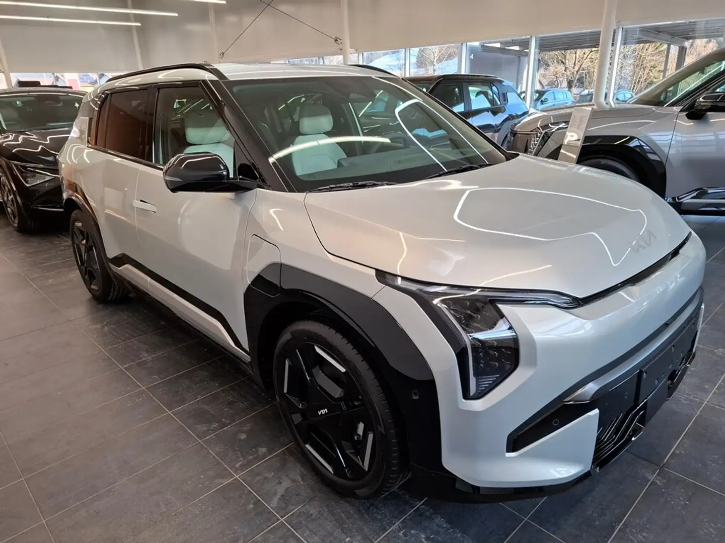 Kia EV3 FWD 81,4kWh Long Range GT-Line  inkl. Schiebedach Silber - 2