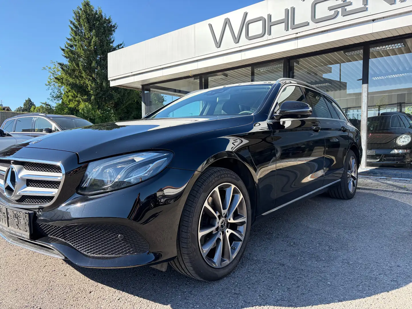 Mercedes-Benz E 220 E 220 d 4Matic (213.205) Schwarz - 2