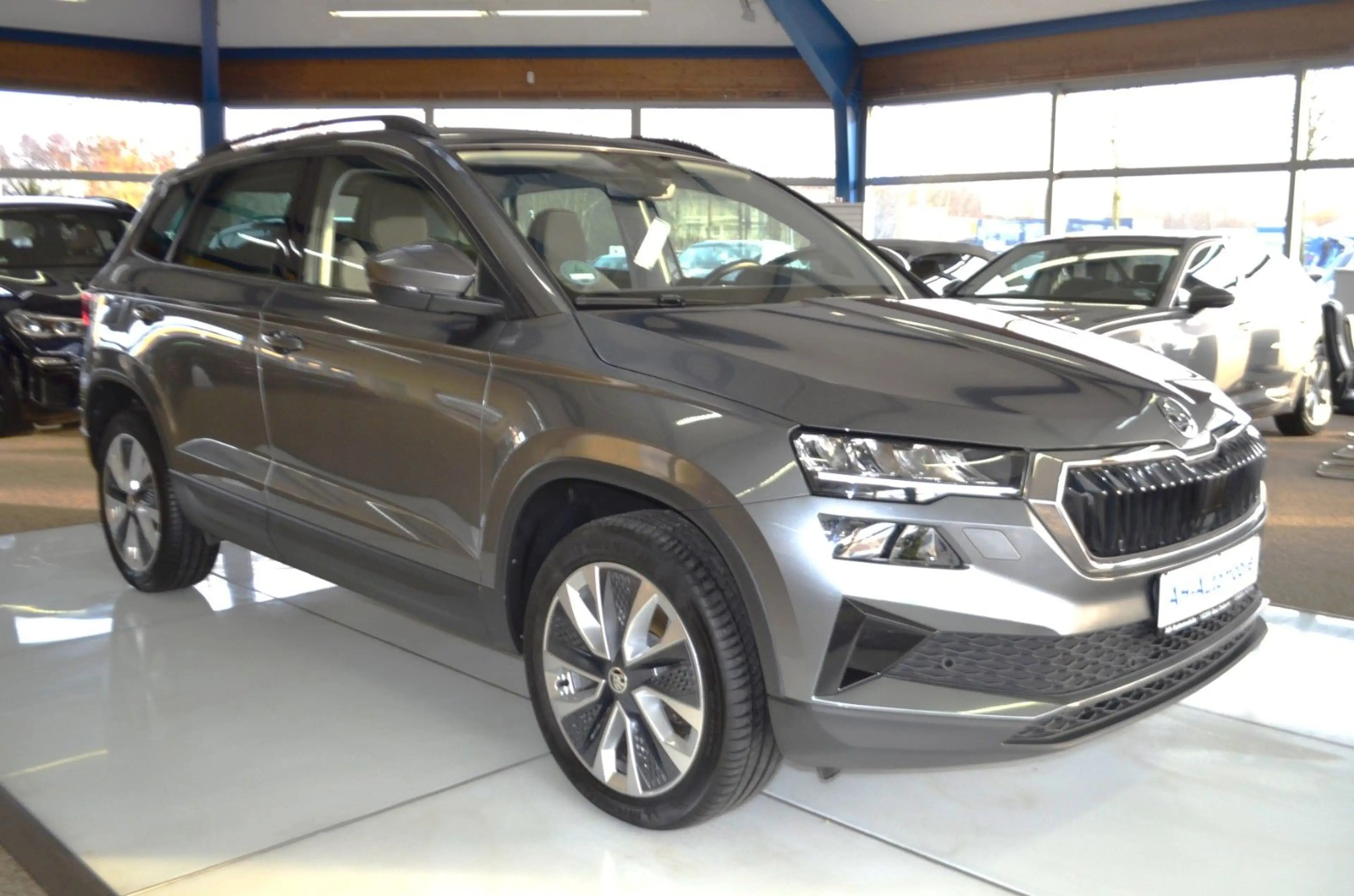 Skoda Karoq Style NAVIGATION / KLIMAAUTO./ MWST / PDC — photo 2