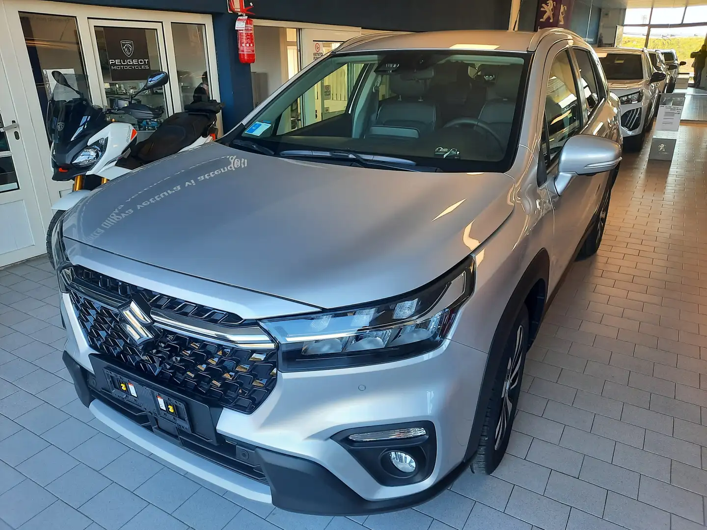 Suzuki SX4 S-Cross S-Cross 1.4h Top+ 4wd allgrip Argento - 1