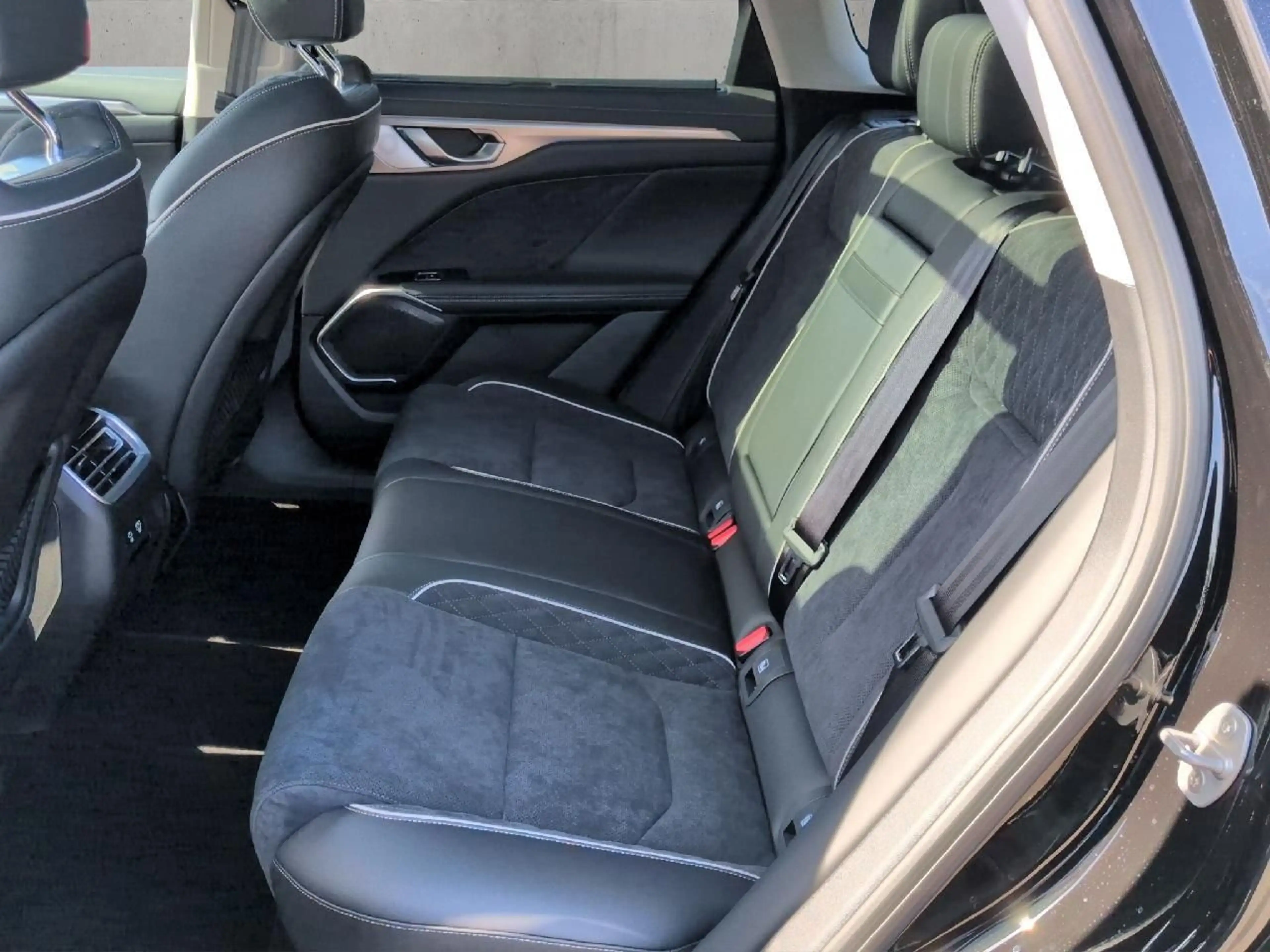 GWM WEY 05 2.0 PHEV 350 kW AWD Final Edition — photo 10