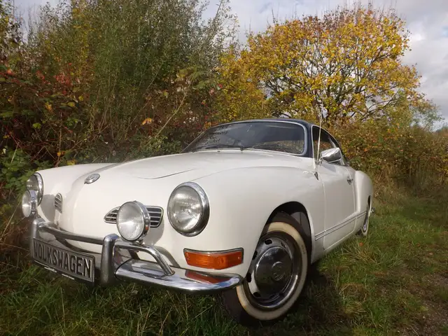 Volkswagen Karmann Ghia - weiße Weihnachten einmal anders!