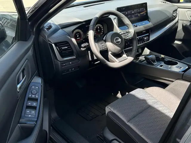Nissan X-Trail view 7