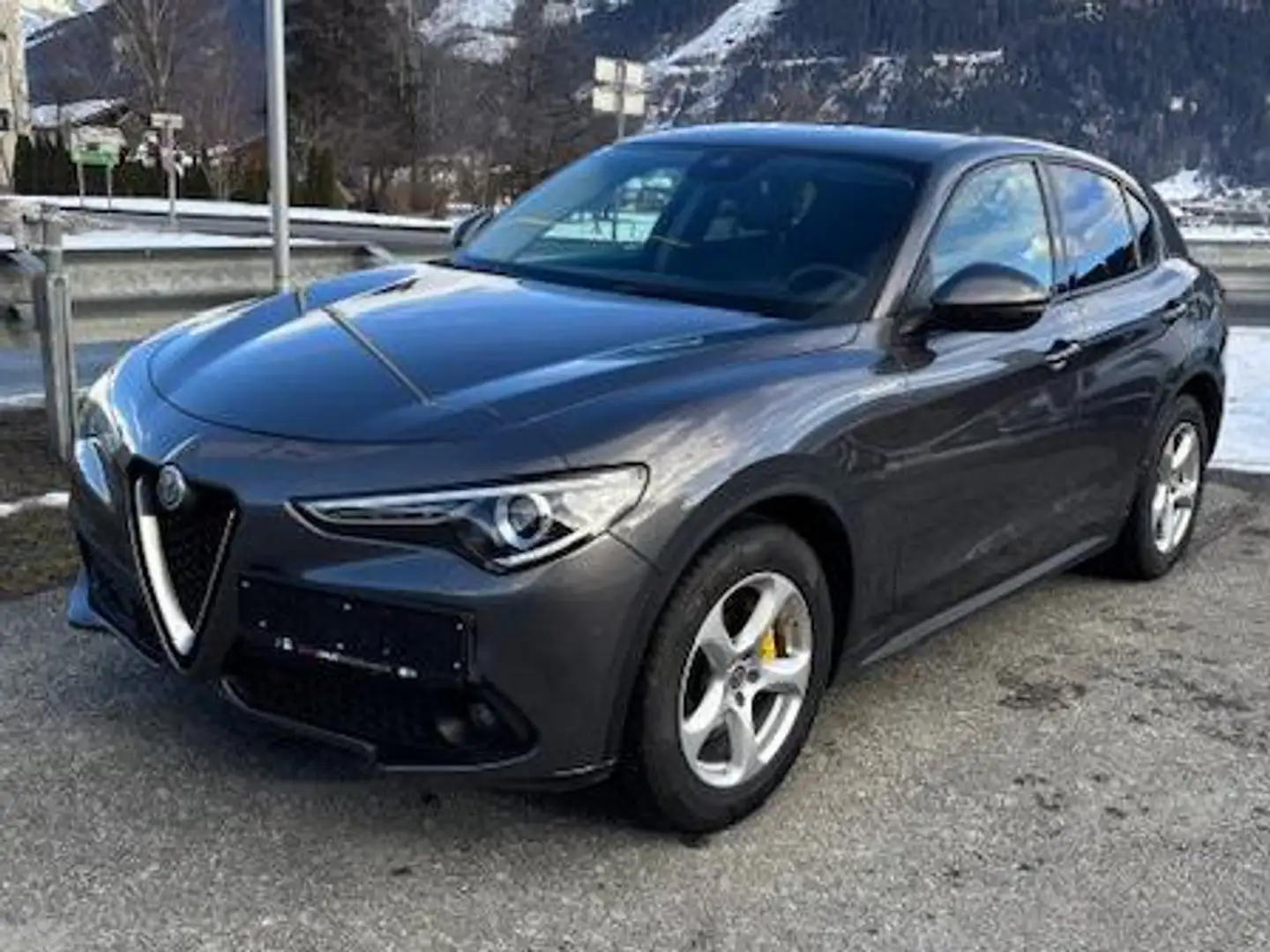 Alfa Romeo Stelvio Super 2WD Grau - 2