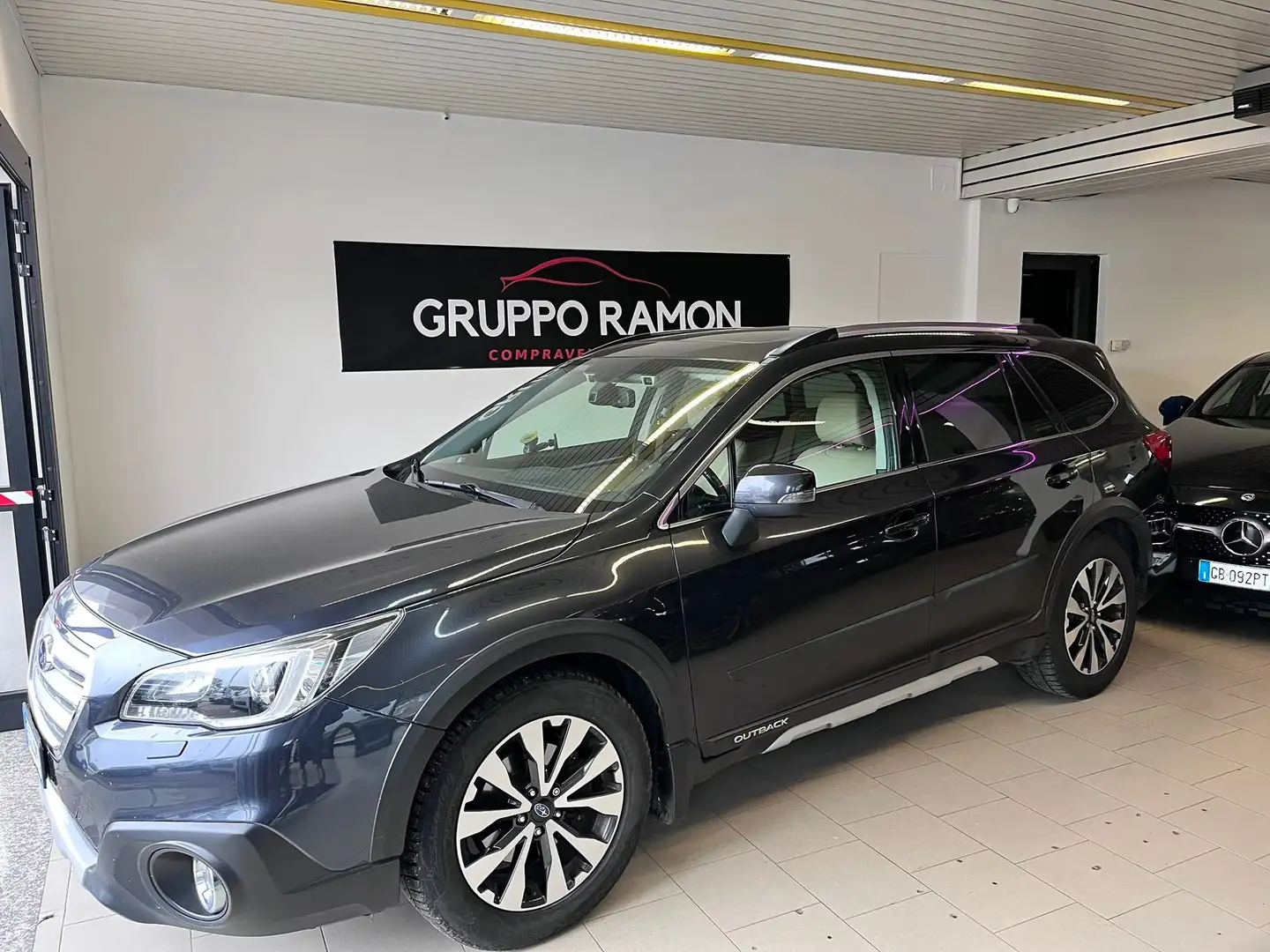 Subaru OUTBACK Outback V 2015 2.0d Unlimited lineartronic Grigio - 1