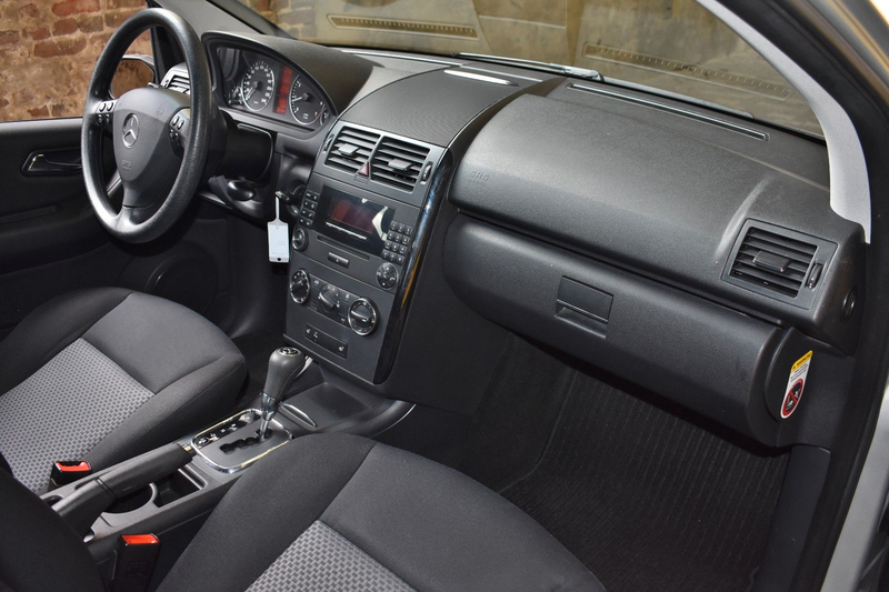Mercedes-Benz A 150 AUTOMATIK TEMPOMAT KLIMA PDC ALU SITZHEIZ — photo 11