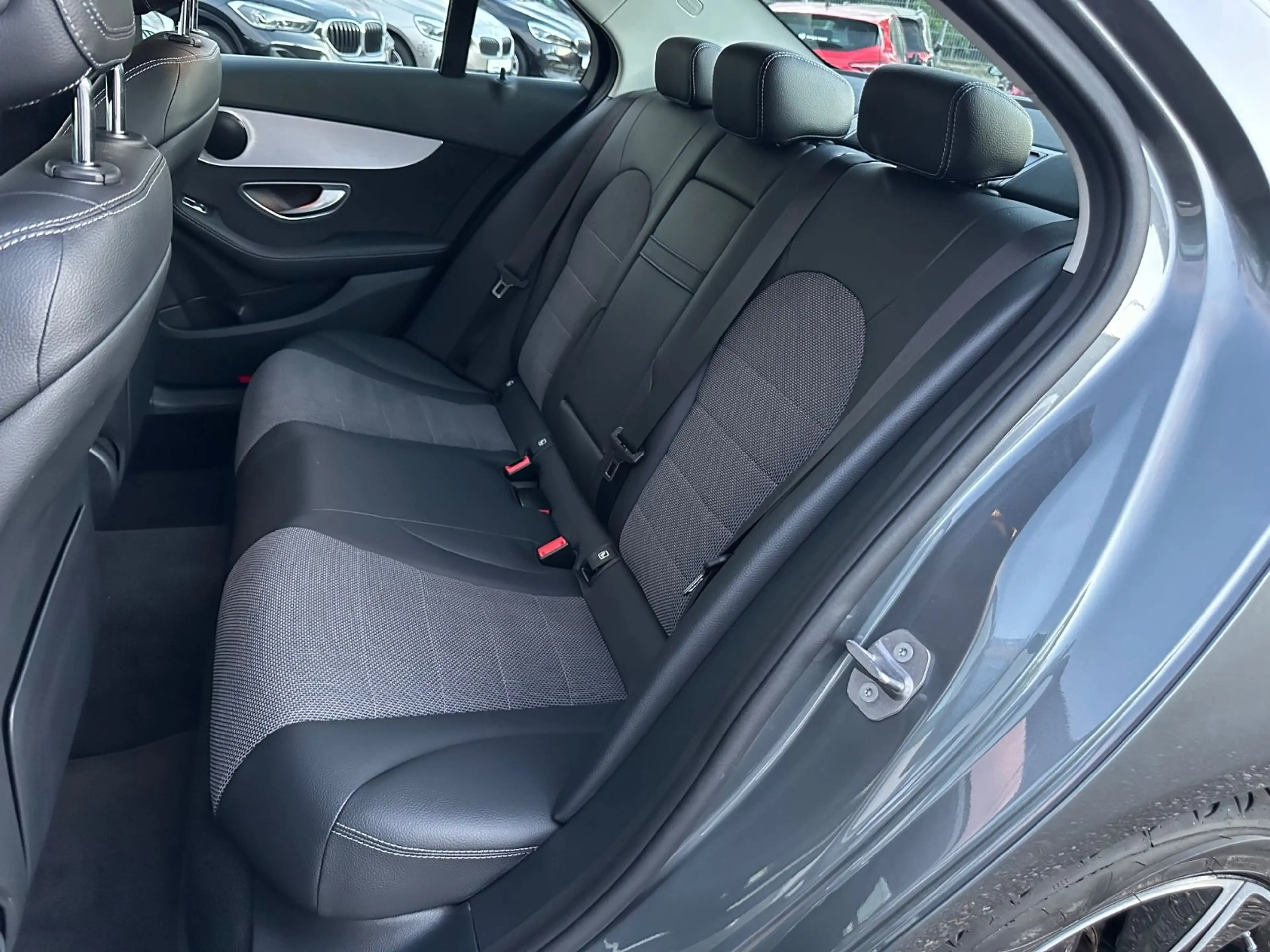 Mercedes-Benz C 300 de Limousine Hybrid LED AC ALU NAVI CAM AHK — photo 15