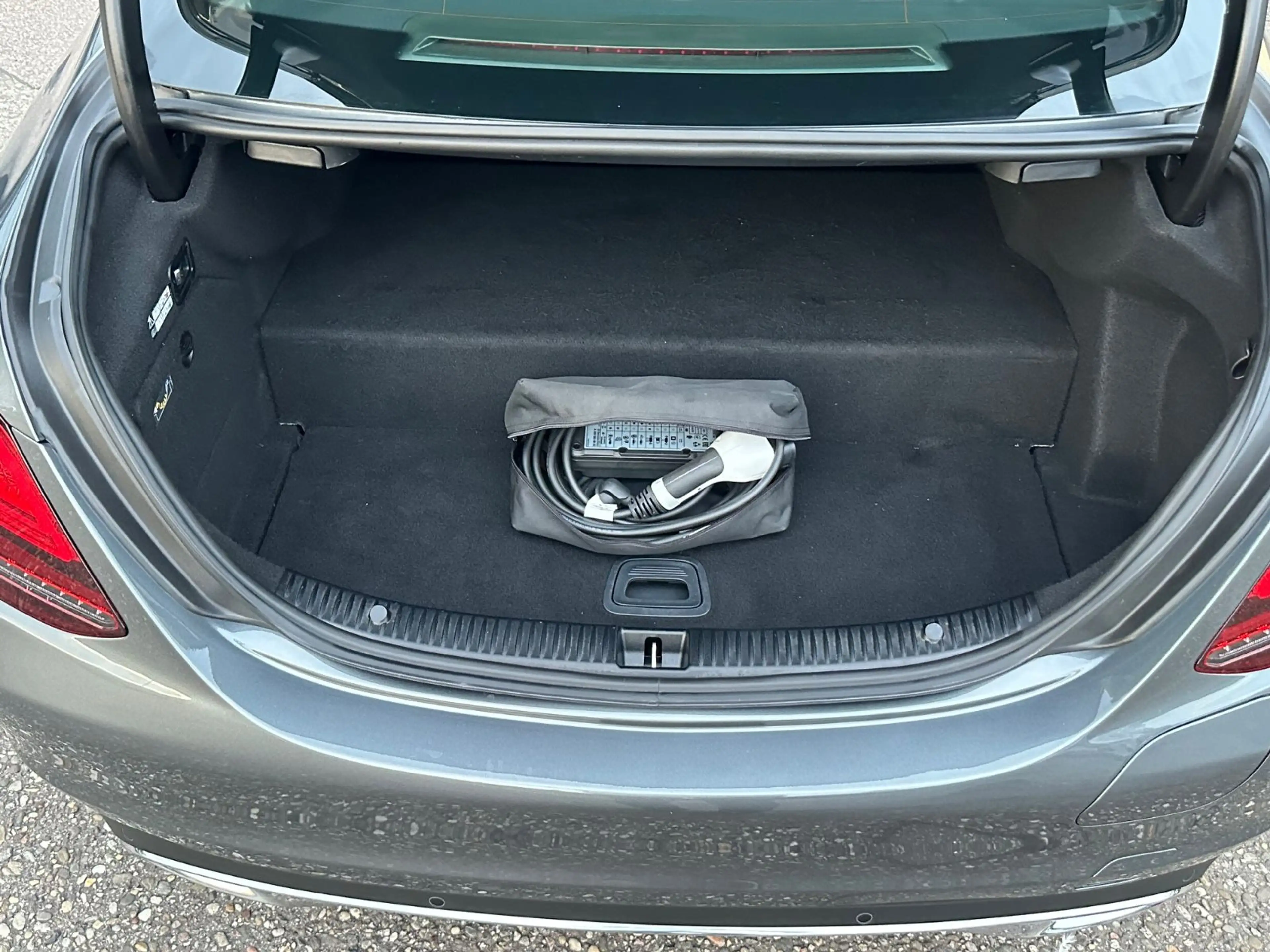 Mercedes-Benz C 300 de Limousine Hybrid LED AC ALU NAVI CAM AHK — photo 12
