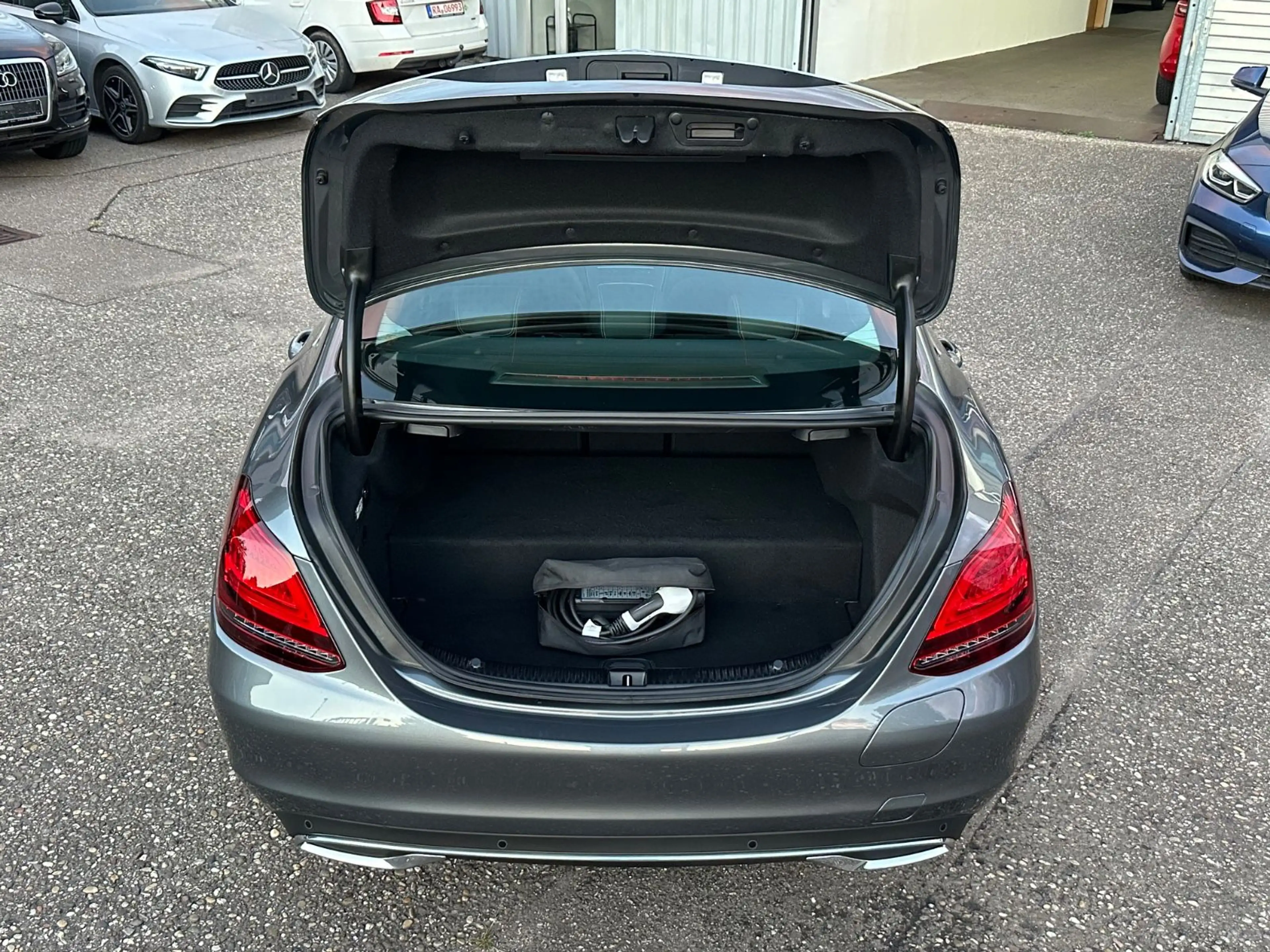 Mercedes-Benz C 300 de Limousine Hybrid LED AC ALU NAVI CAM AHK — photo 11