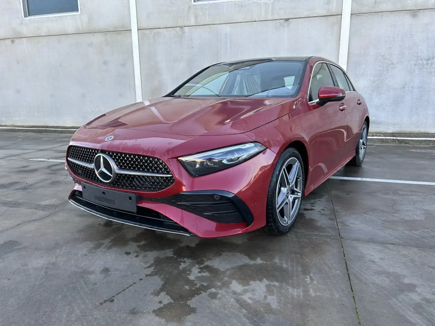 Mercedes-Benz A 200 7G-DCT Rojo - 1