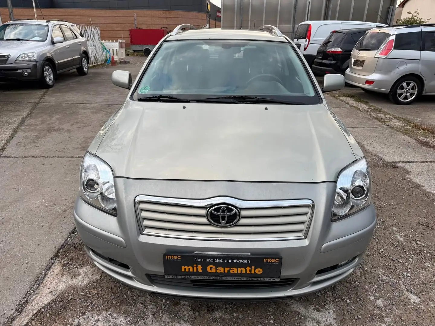 Toyota Avensis Kombi 2.2 D-CAT Sol*TUV 12.2026*AHK* - 2