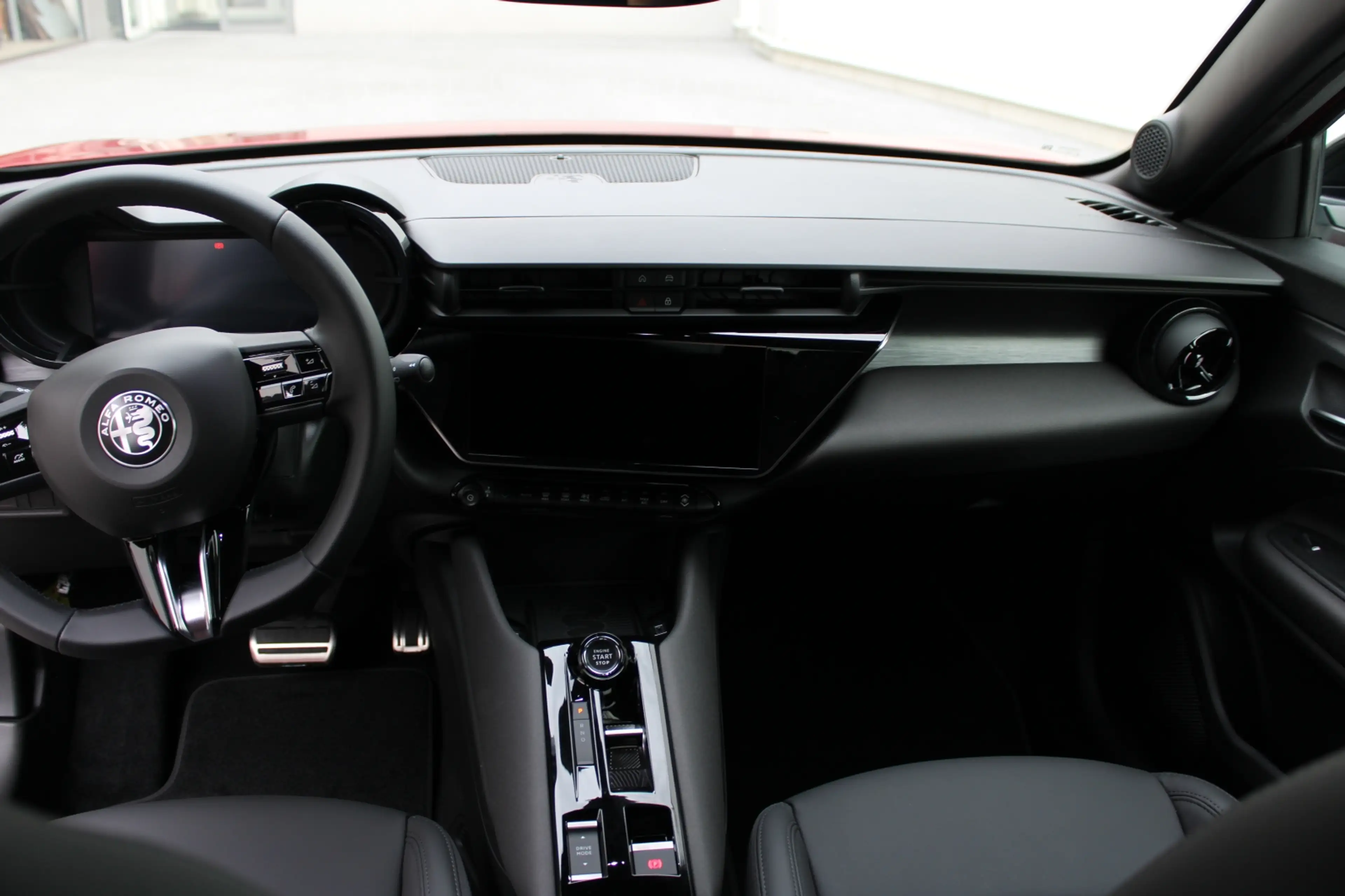 Alfa Romeo Junior Junior Q4 Ibrida 145 TI — photo 10