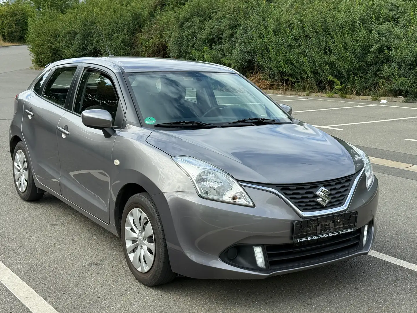 Suzuki Baleno Basic Sitzheizung/Bluetooth/CD/LED Gris - 1