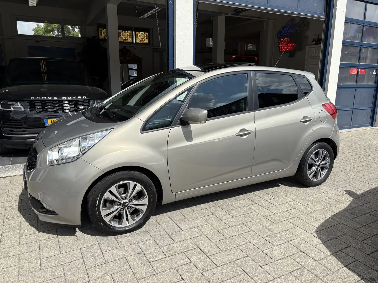 Kia Venga 1.4 CVVT ExecutiveLine 1 EIGENAAR/PANO/NAVI/CAMERA Grijs - 2