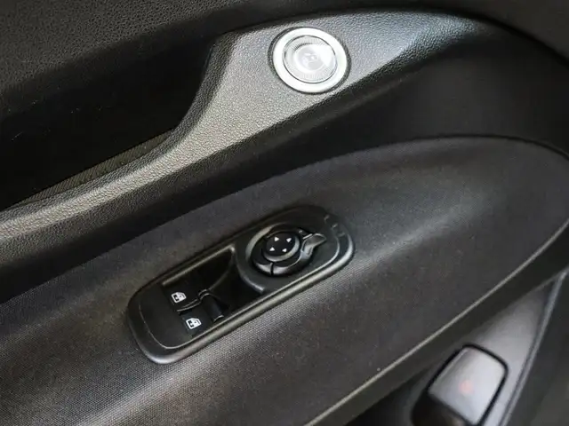 Fiat 500e view 13