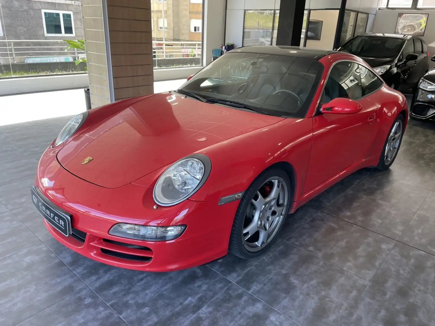 Porsche 997 Carrera 4 Targa Rojo - 1