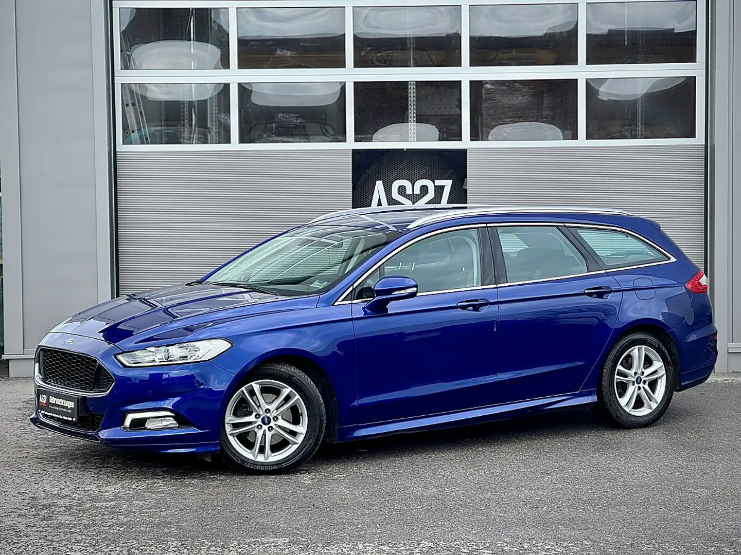 Ford Mondeo Traveller ST Line Titanium 1,5 TDCi Start/Stop Blau - 1
