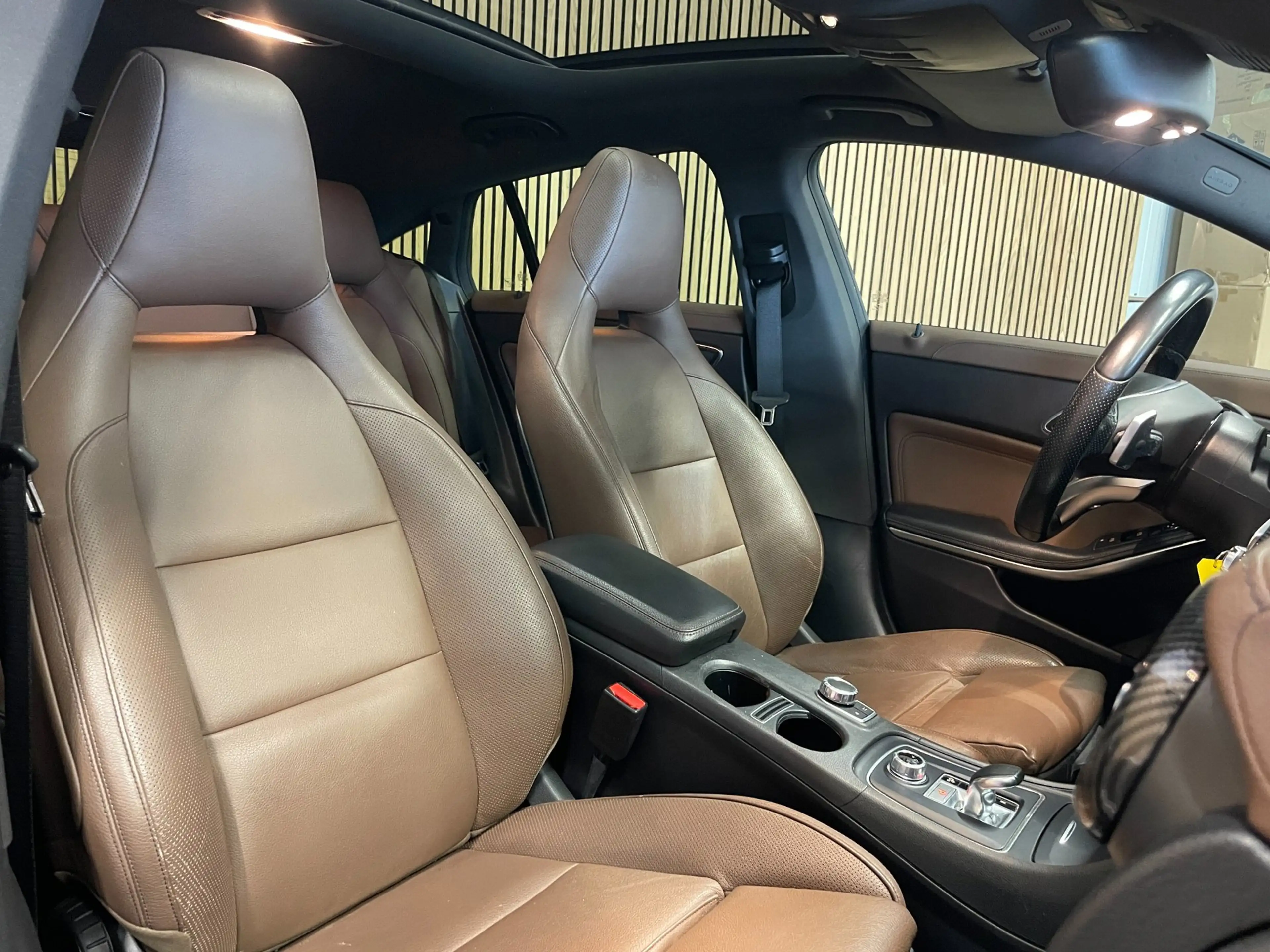 Mercedes-Benz CLA 45 AMG Shooting Brake 4MATIC OrangeArt Edition|381PK|PANO — photo 7