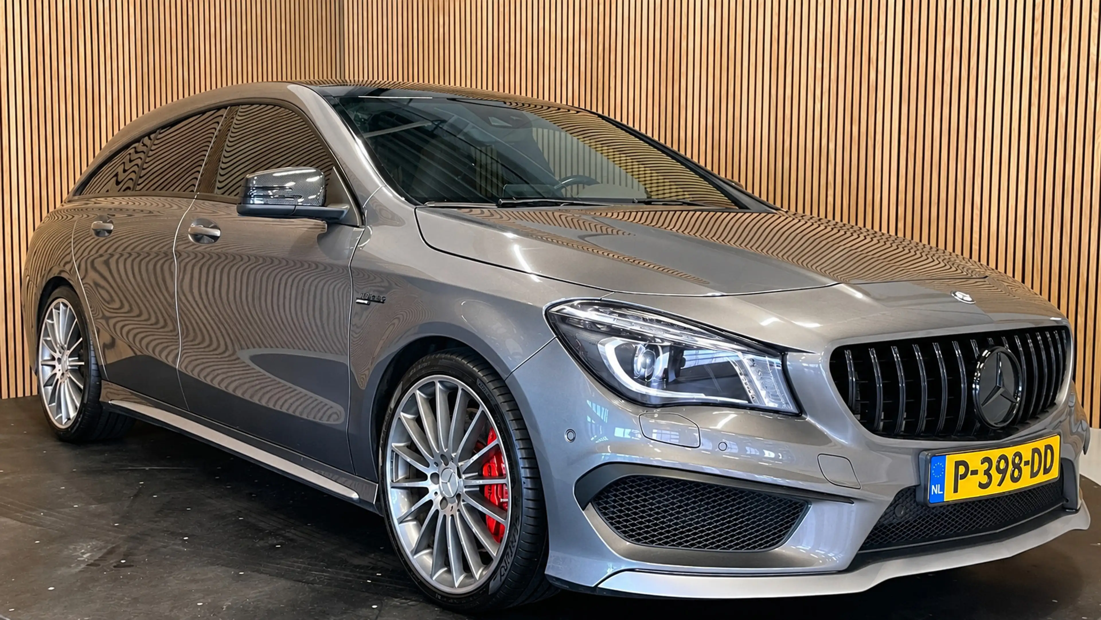 Mercedes-Benz CLA 45 AMG Shooting Brake 4MATIC OrangeArt Edition|381PK|PANO — photo 13
