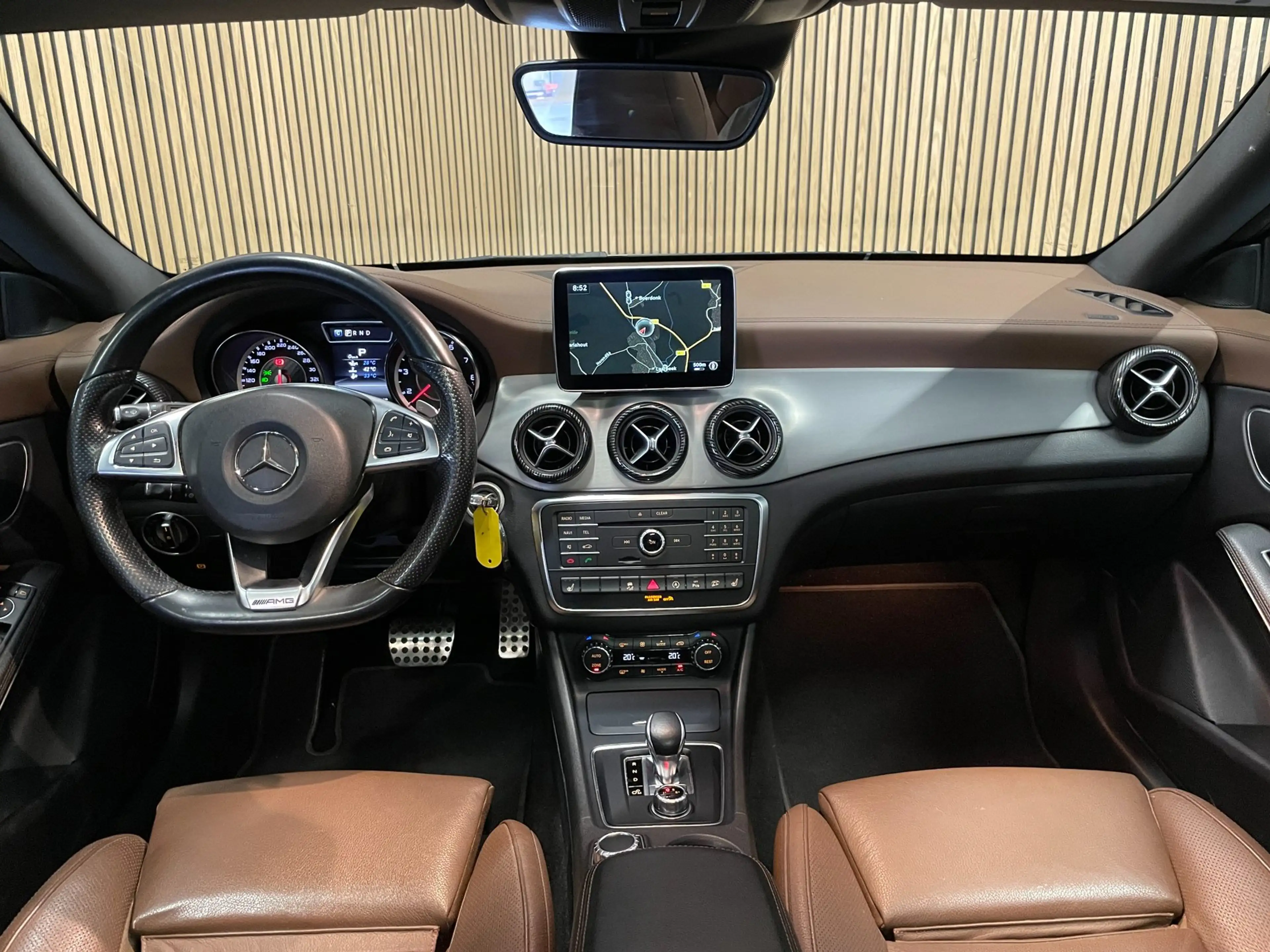 Mercedes-Benz CLA 45 AMG Shooting Brake 4MATIC OrangeArt Edition|381PK|PANO — photo 6