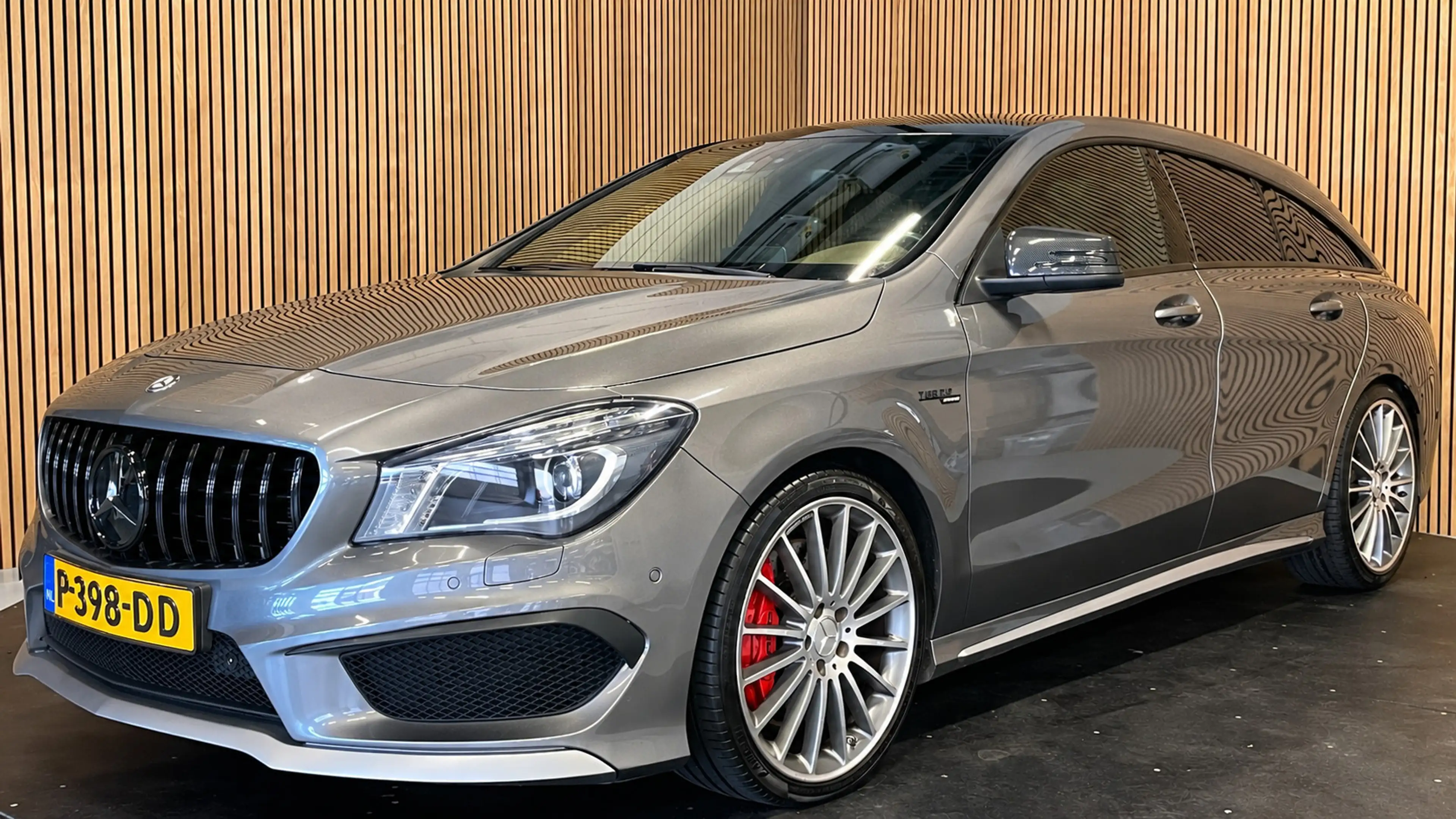 Mercedes-Benz CLA 45 AMG Shooting Brake 4MATIC OrangeArt Edition|381PK|PANO — photo 4