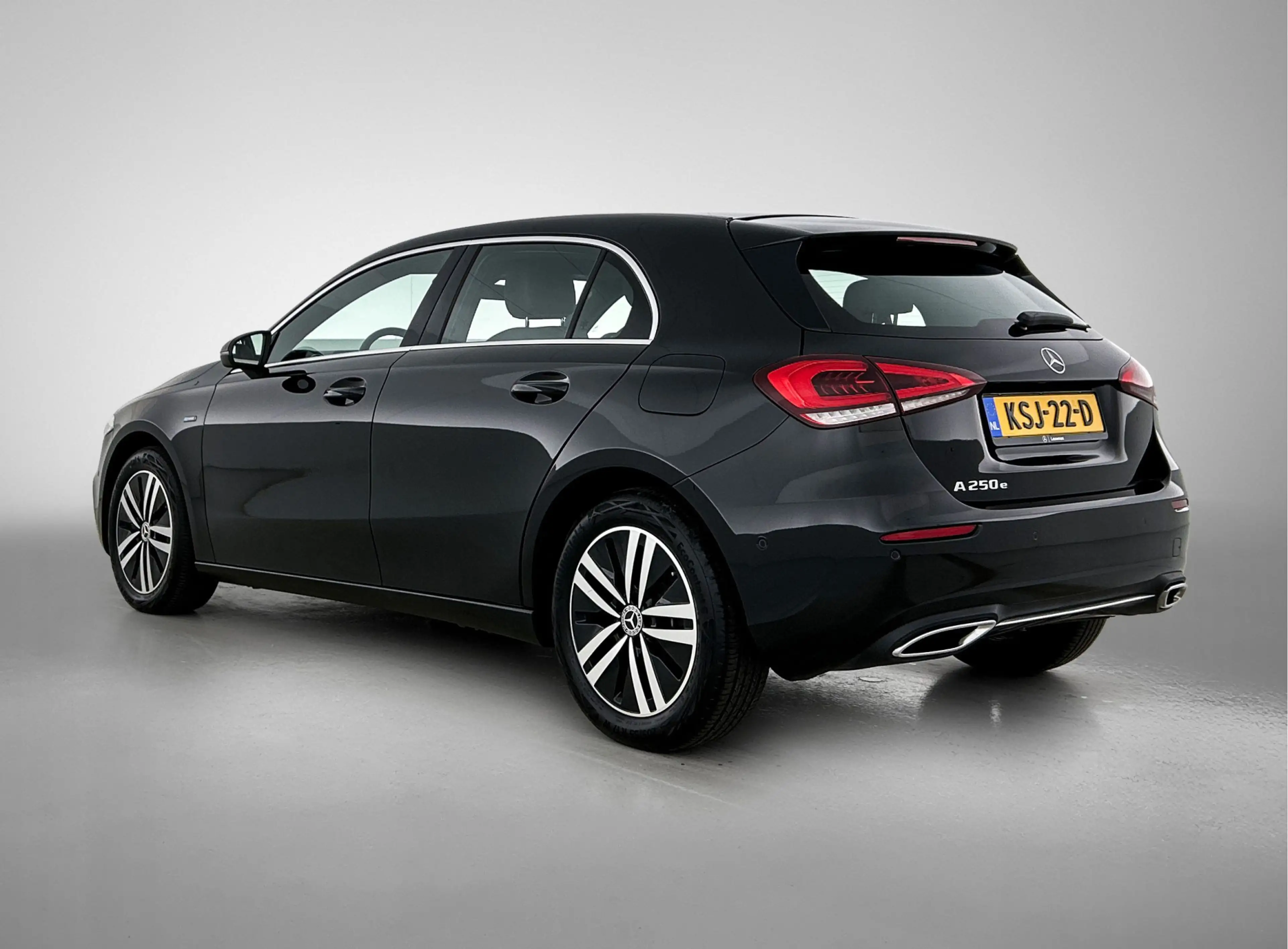 Mercedes-Benz A 250 e Plug-In Hybride Ledkoplampen | Stoelverwarming | — photo 14