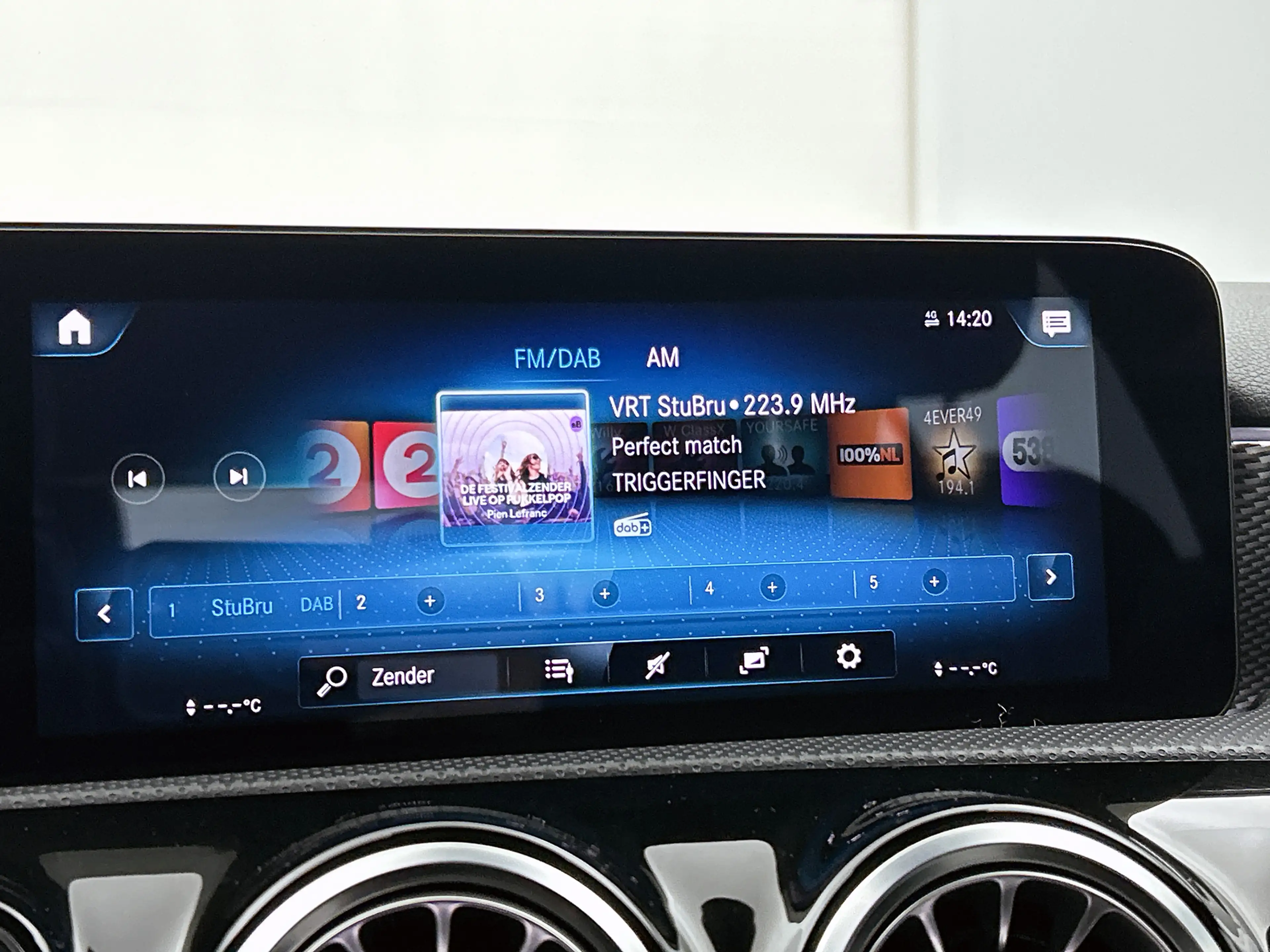 Mercedes-Benz A 250 e Plug-In Hybride Ledkoplampen | Stoelverwarming | — photo 9