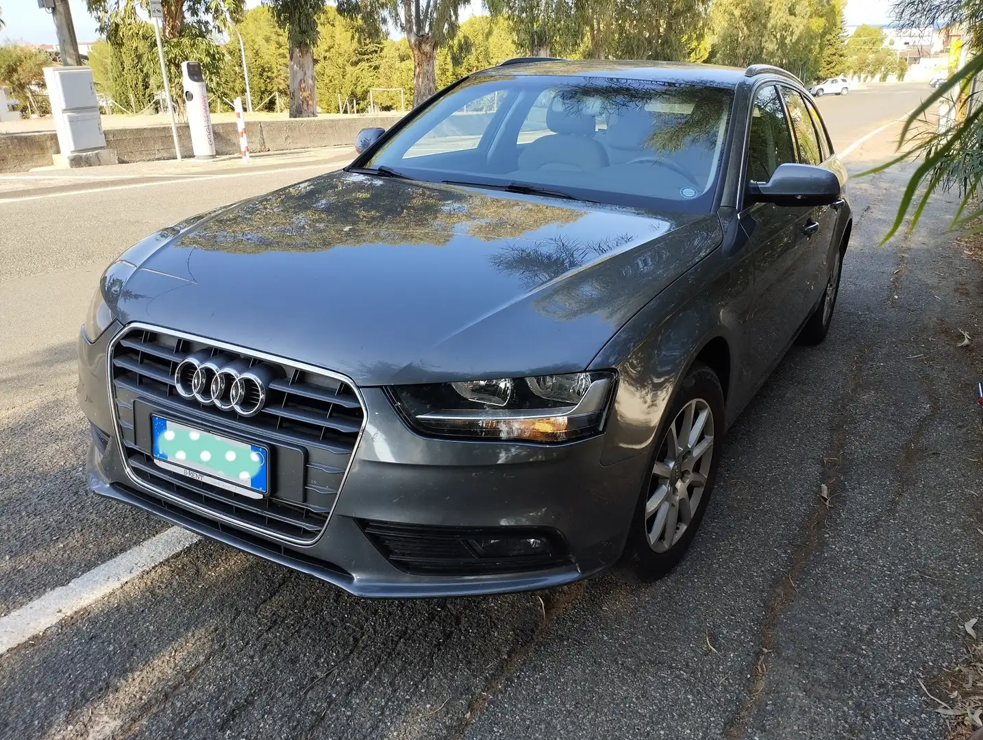 Audi A4 Avant 2.0 tdi 120cv - 1