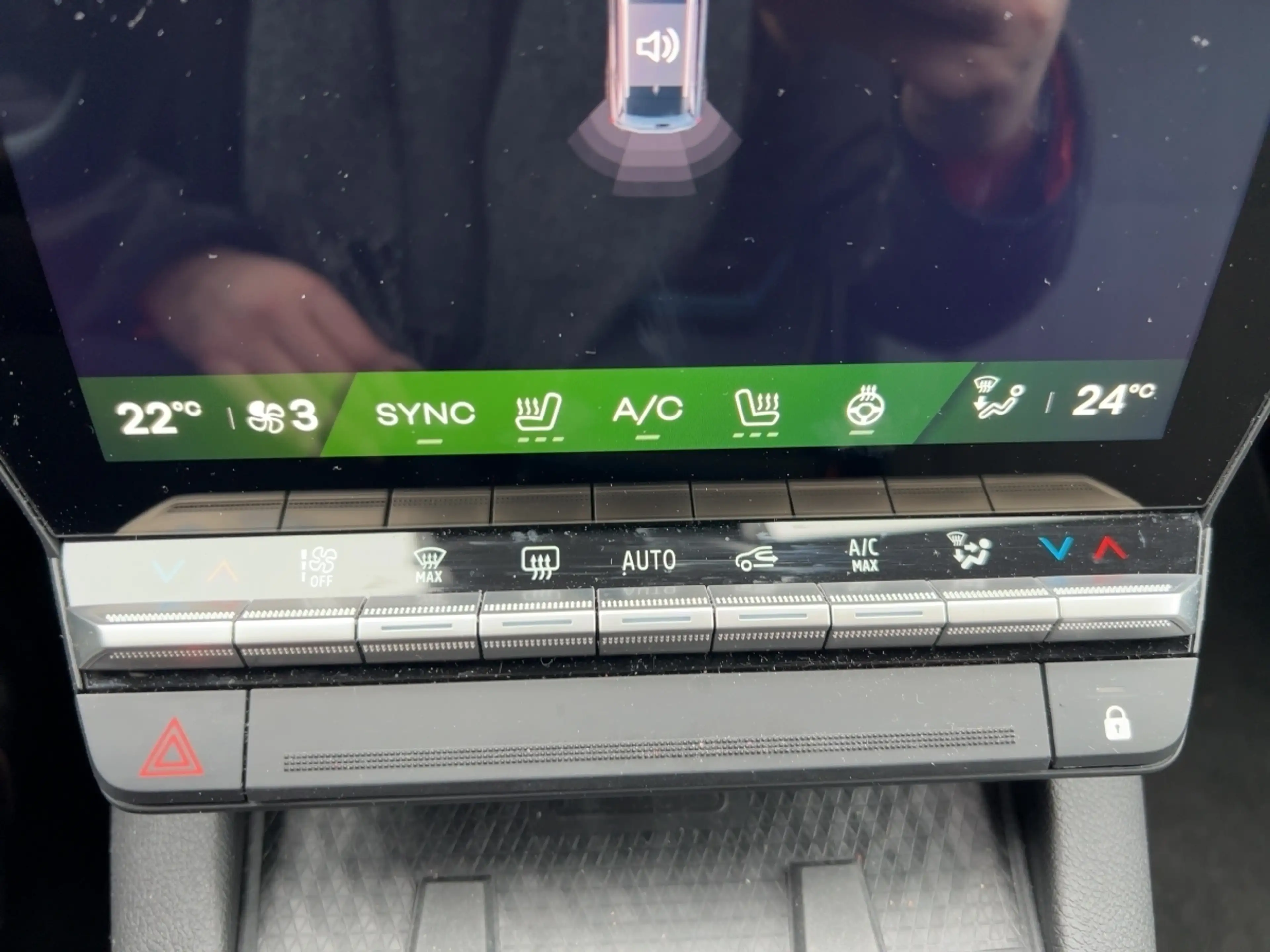 Renault Scenic 220 Long Range Techno — photo 13