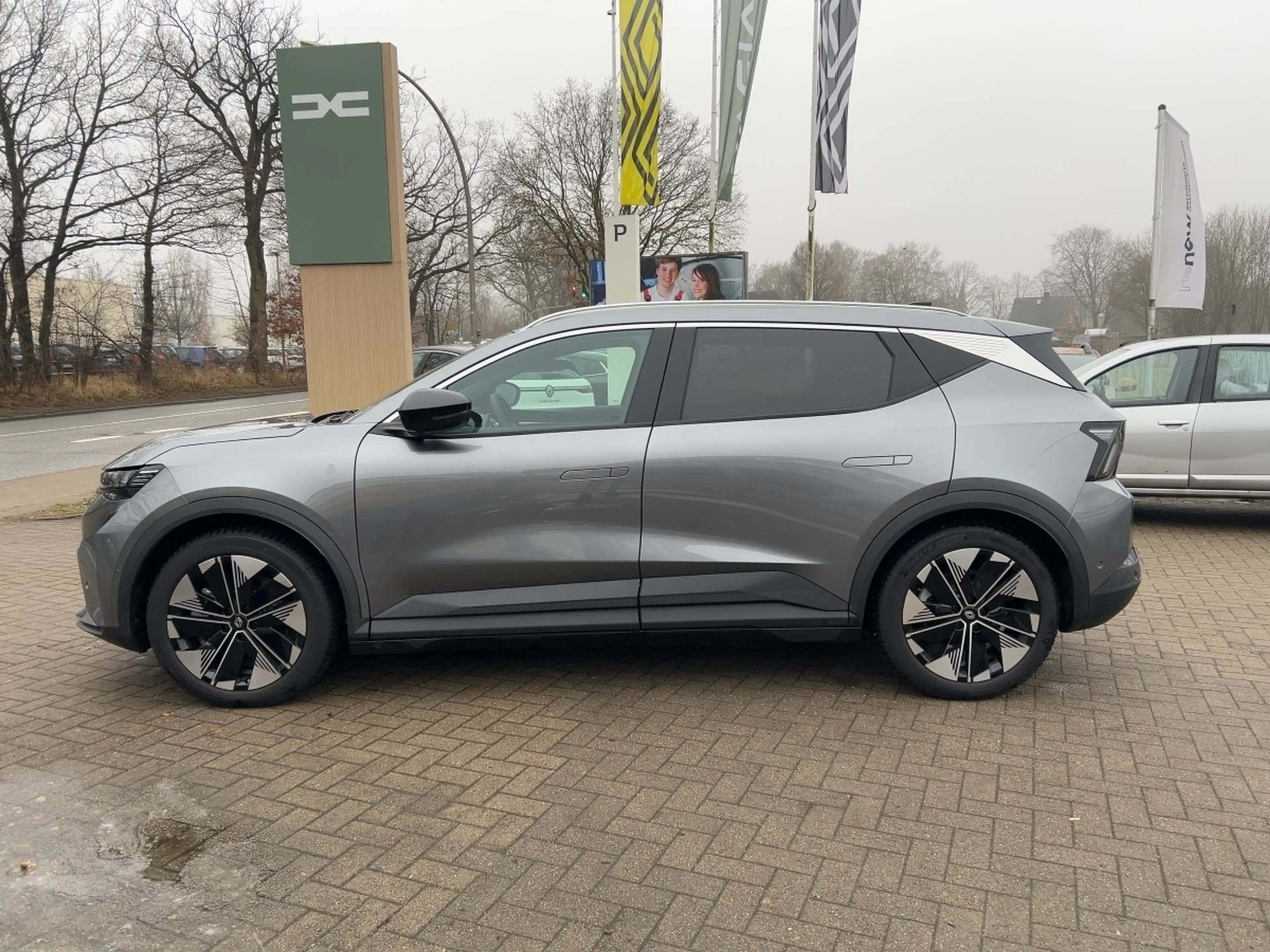 Renault Scenic 220 Long Range Techno — photo 2
