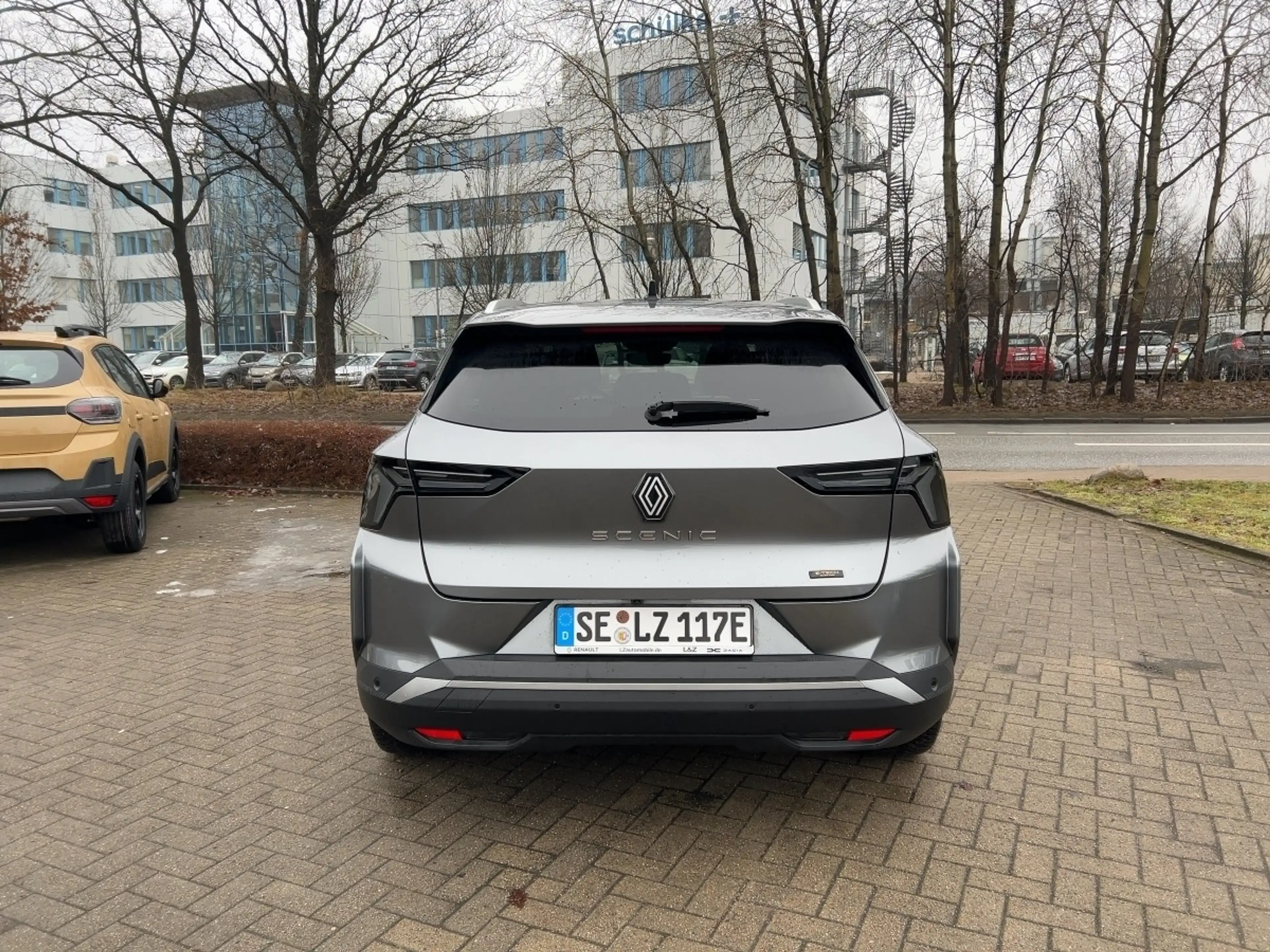 Renault Scenic 220 Long Range Techno — photo 3