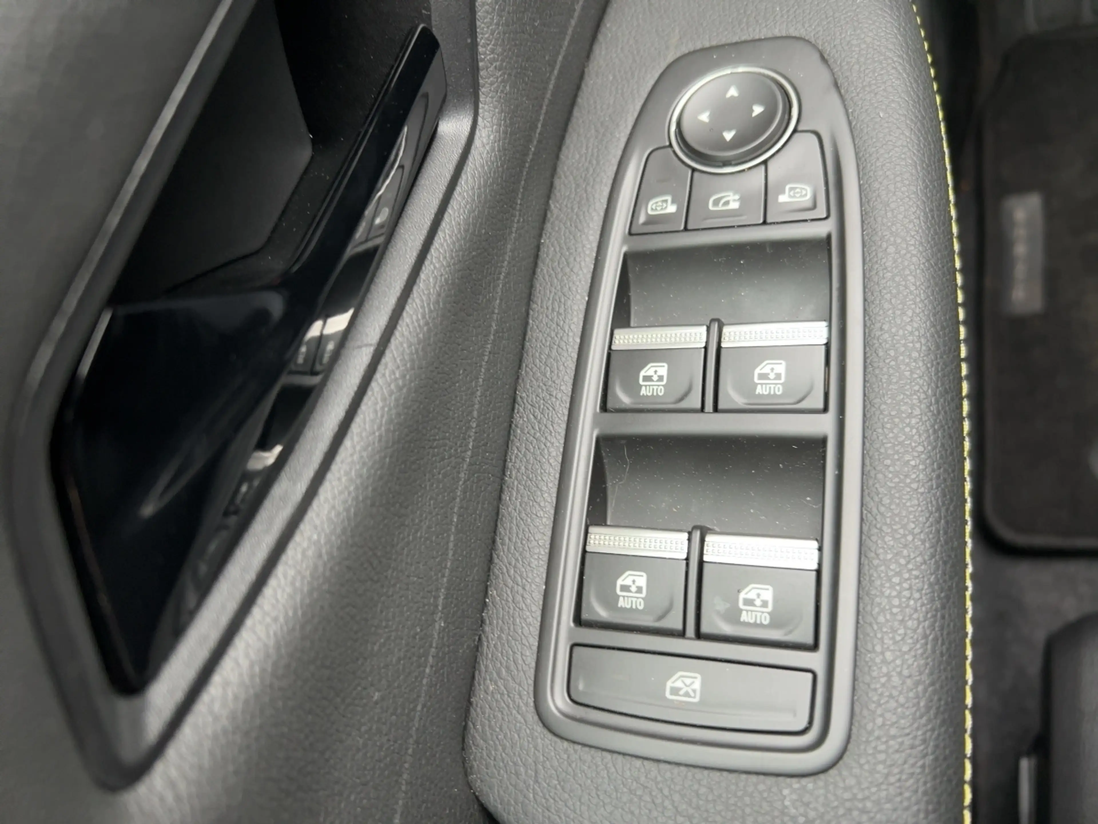 Renault Scenic 220 Long Range Techno — photo 12