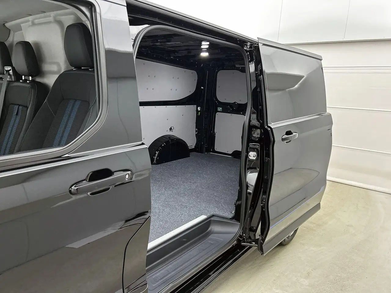 Ford Transit Custom 2026 — фото 11
