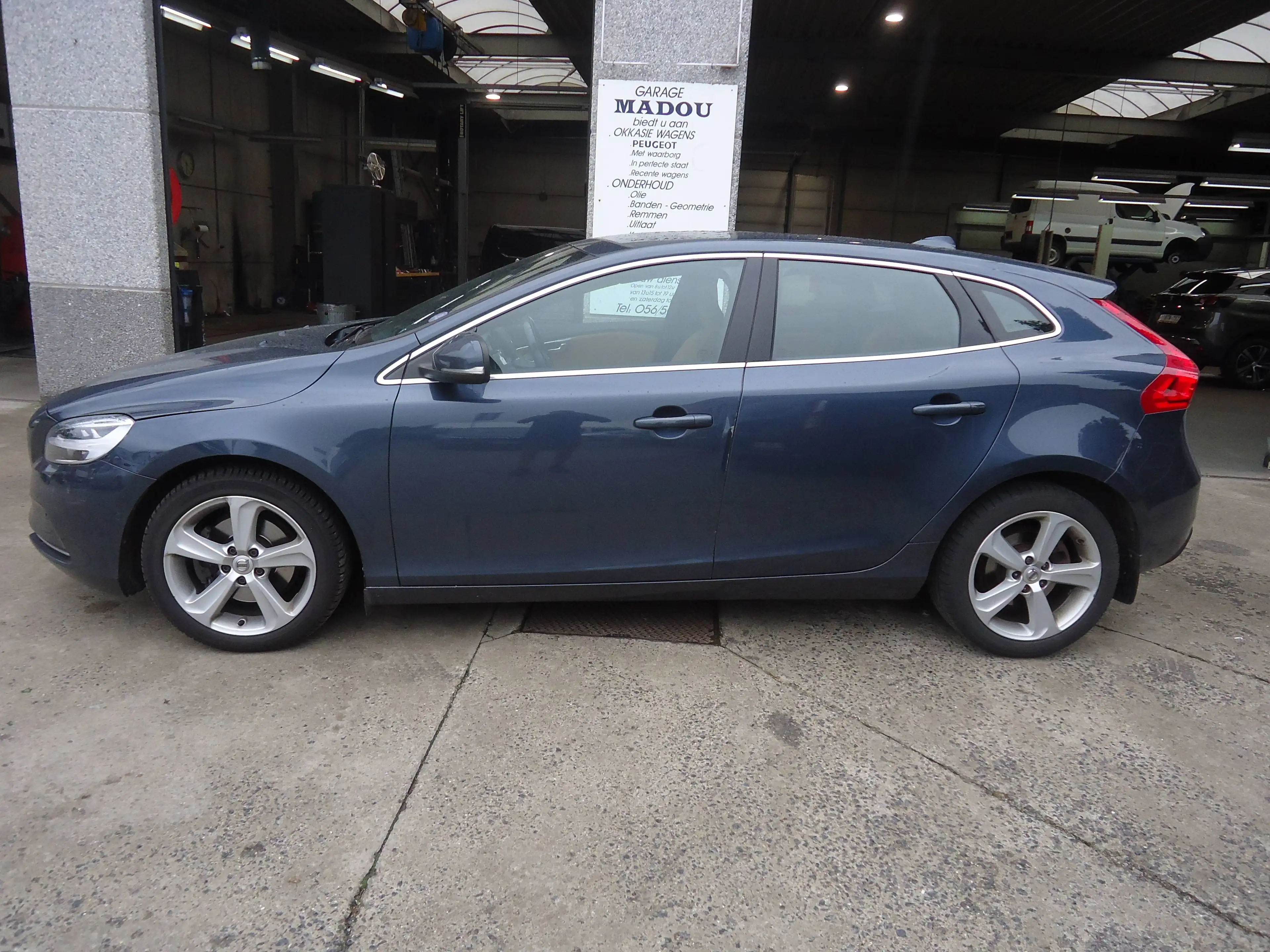 Volvo V40 V40 2.0 T2 Edition GPF (EU6d-TEMP) — photo 2