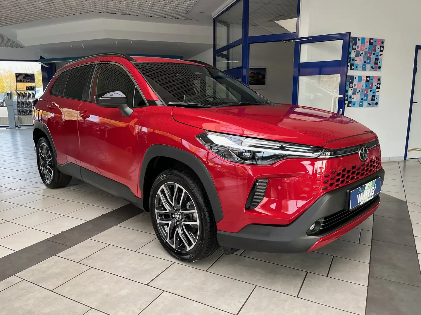 Toyota Corolla Cross 1.8 Hybrid-140 Dynamic Rot - 1