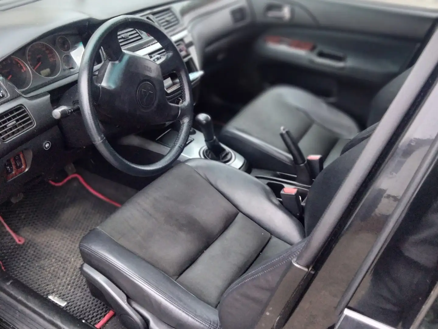 Mitsubishi Lancer 1.6 Comfort Zwart - 2