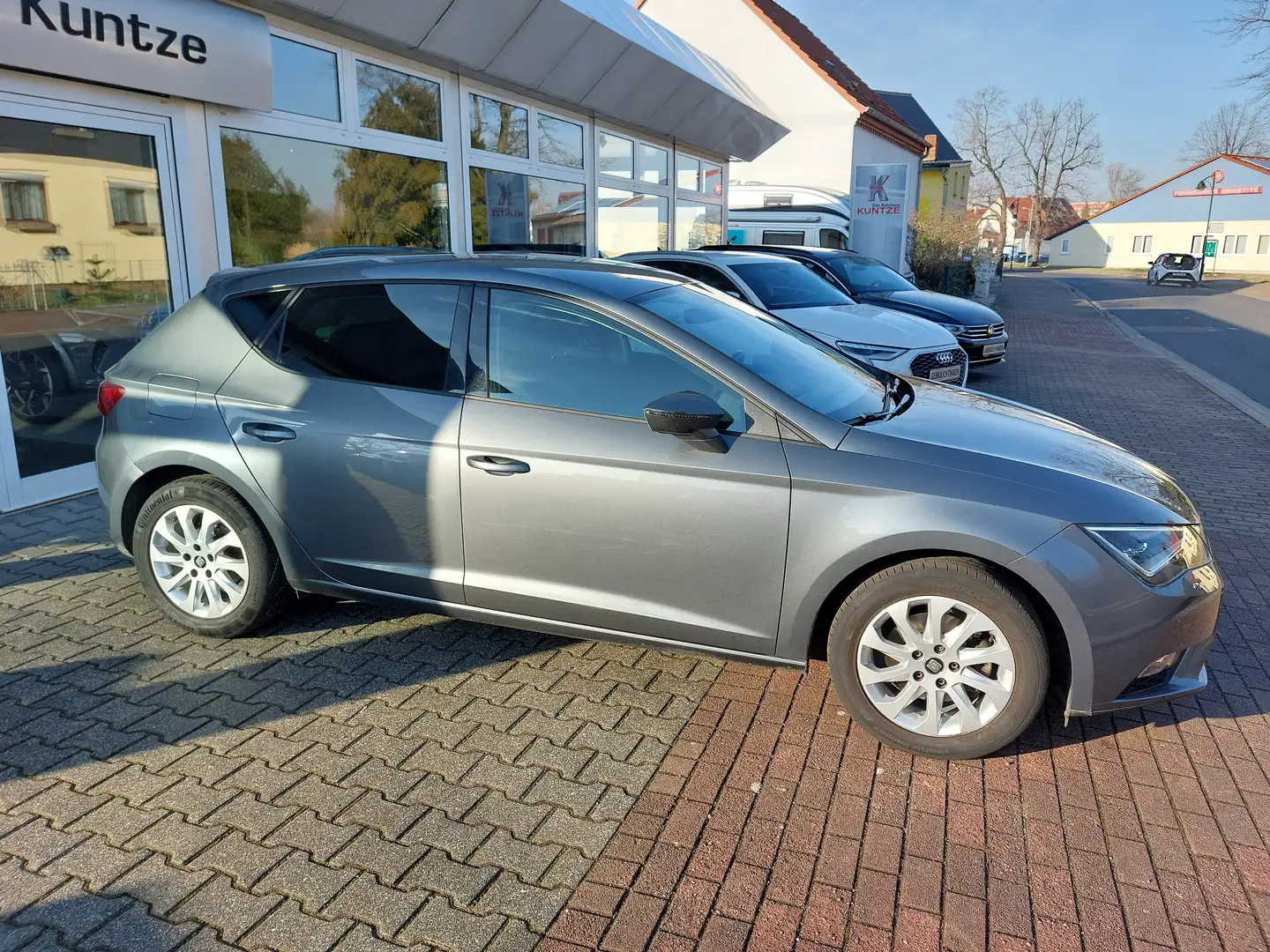 SEAT Leon Style LED NAVI PDC KLIMA 16" ALU Grau - 2